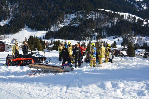 Unfall Schneefräse Feuerwehr