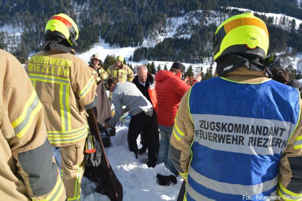 Unfall Schneefräse Feuerwehr