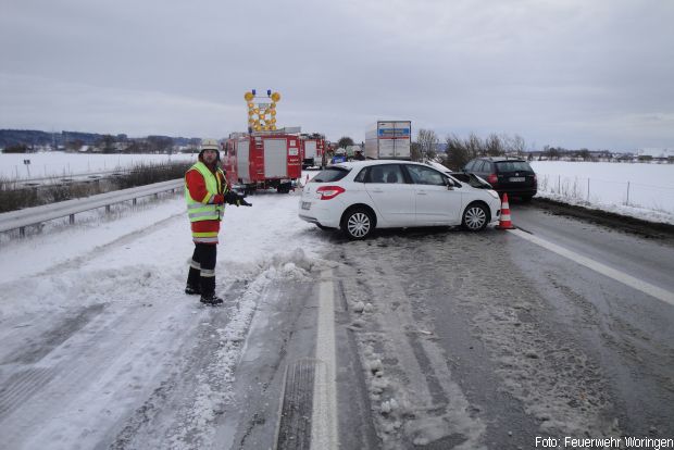 Unfall Sicherungsfahrzeug Feuerwehr
