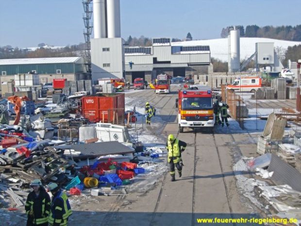 Feuer in Recyclingbetrieb