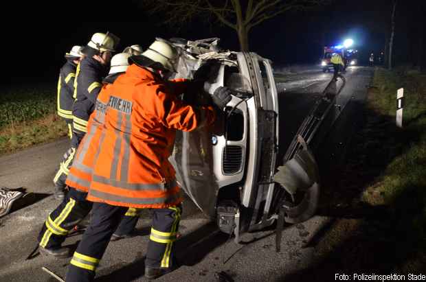 Verkehrsunfall Seitenlage eingeklemmt