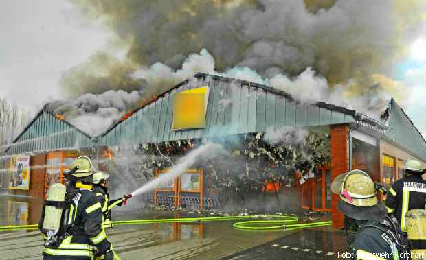 Feuer Discounter Einsturz