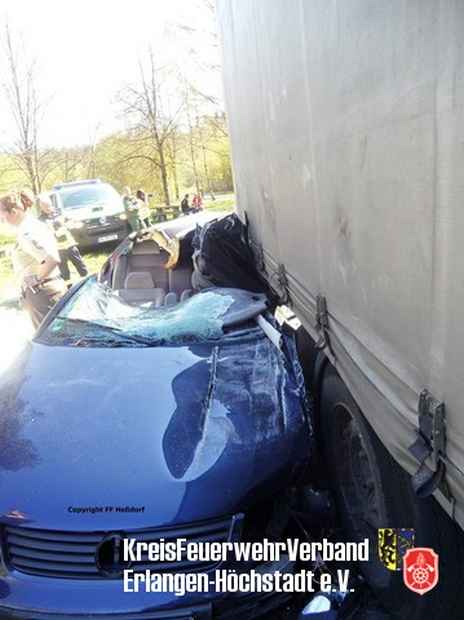 Unterfahrunfall Autobahn LKW