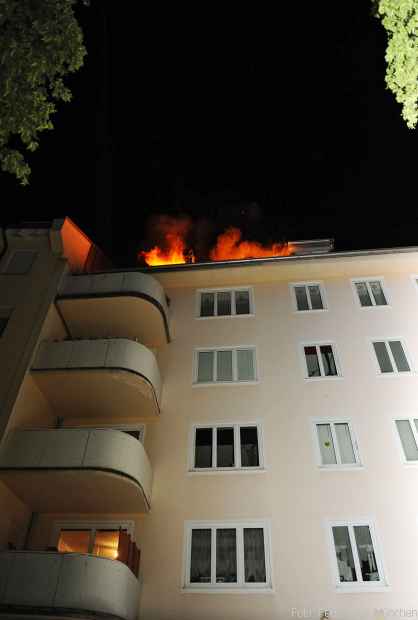 Brand Dachwohnung Feuerwehr