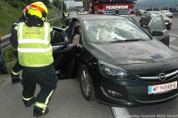 Eingeschlossene Person Verkehrsunfall