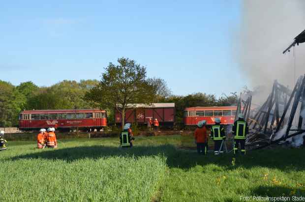 Großbrand Lager Feuerwehr