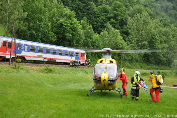 Zug Unfall Pkw