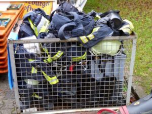 Transport dreckiger Einsatzkleidung